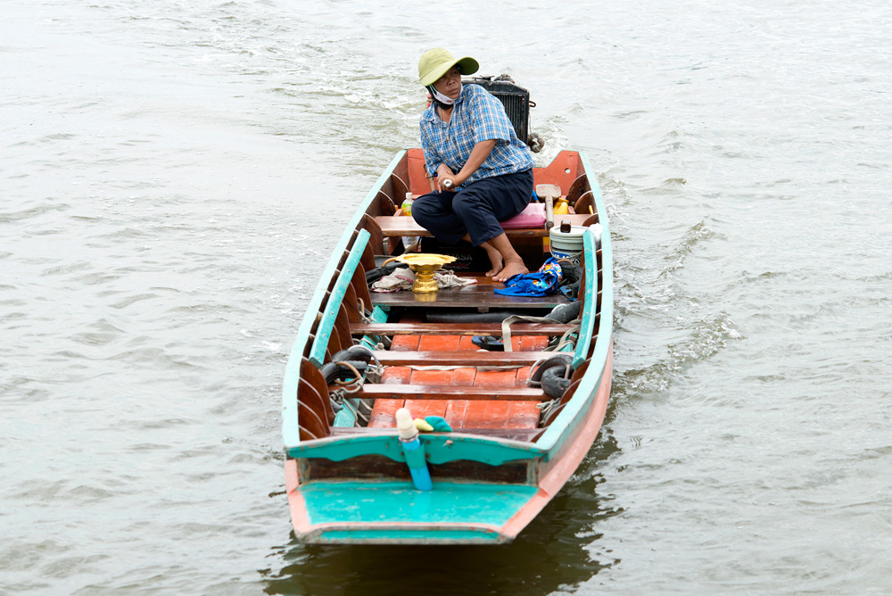 1_neighborhood klong toei long boat