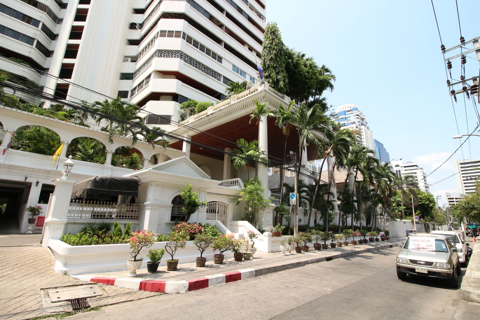 Bangkok Residential Agency's 4 Bed Condo For Rent in Nana BR5927CD 2