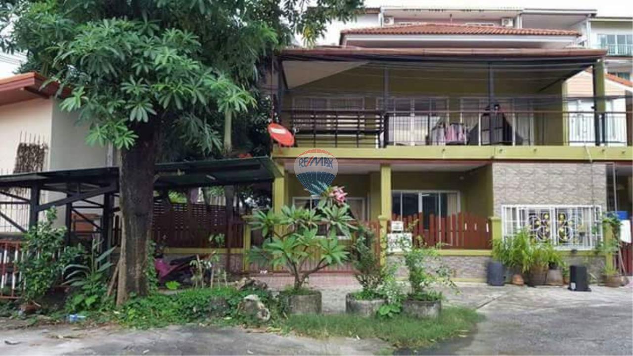 RE/MAX Top Properties Agency's Phuket,Patong Beach Villa 4 Bedrooms For Rent 1
