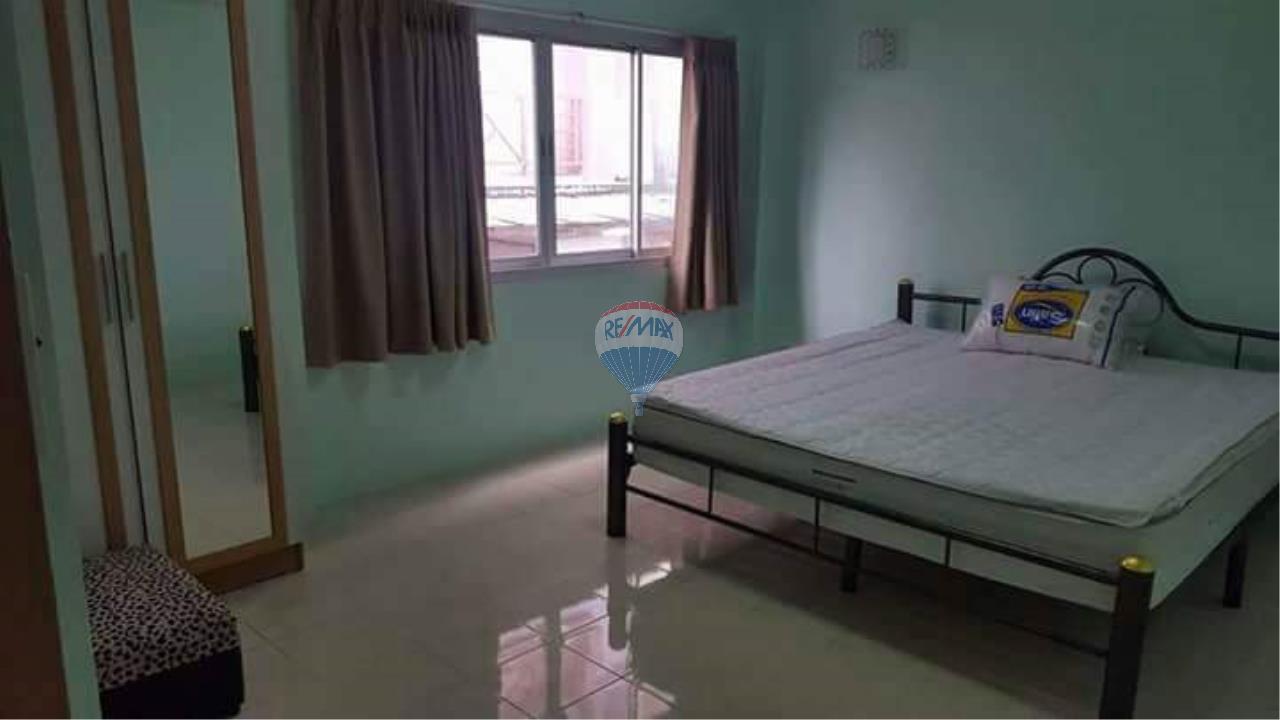 RE/MAX Top Properties Agency's Phuket,Patong Beach Villa 4 Bedrooms For Rent 9