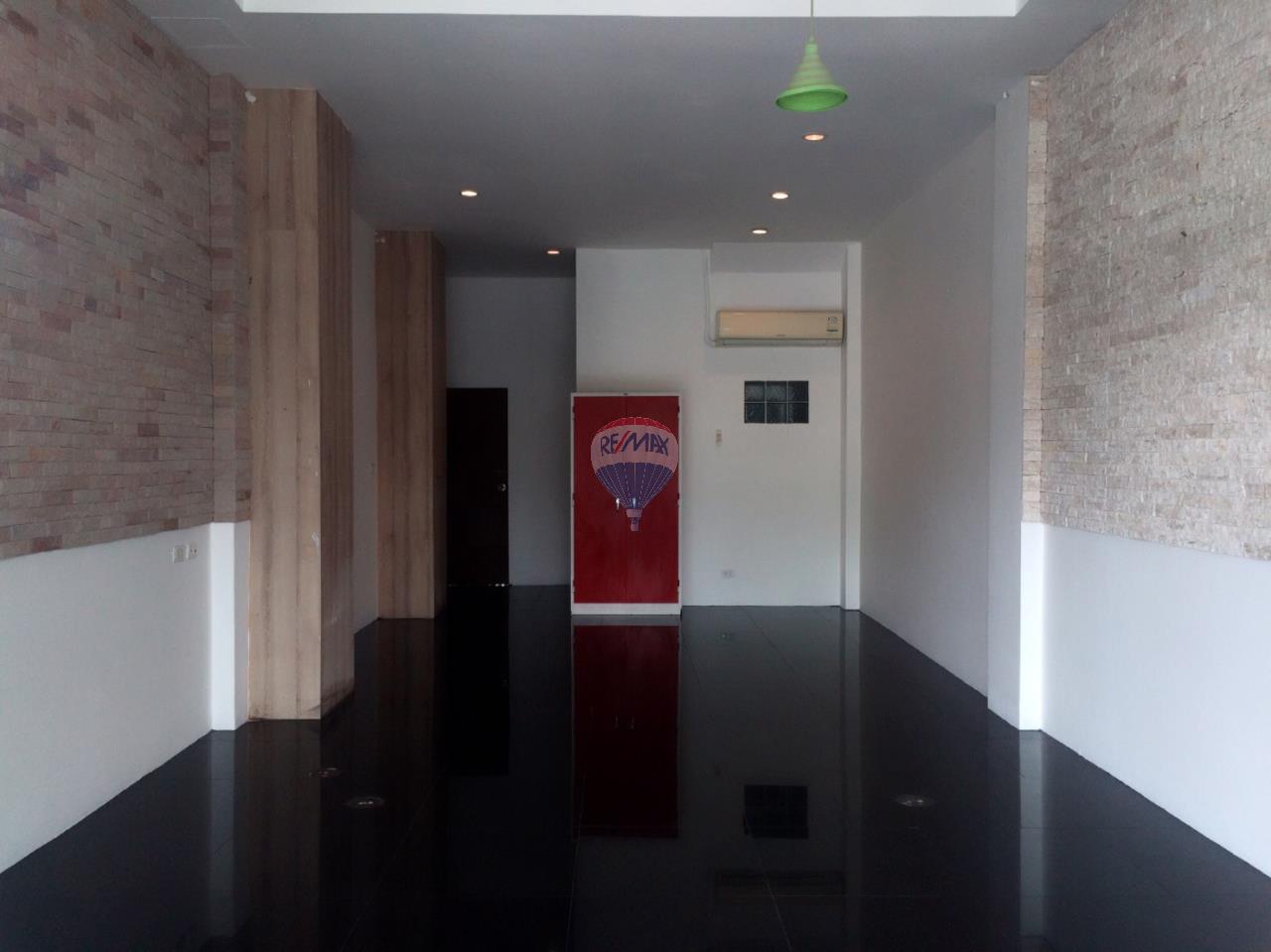 RE/MAX Top Properties Agency's Phuket,Patong Beach 17 Rooms Guest House For Sale 6