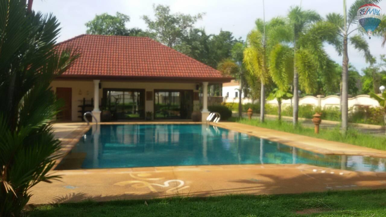 RE/MAX Top Properties Agency's 4 Bedrooms Pool Villa with Depandance Chalong  5