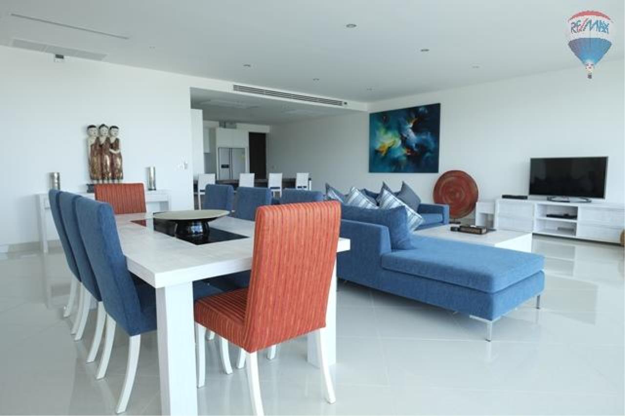 RE/MAX Top Properties Agency's Luxury Condo For Sale Surin Beach 96