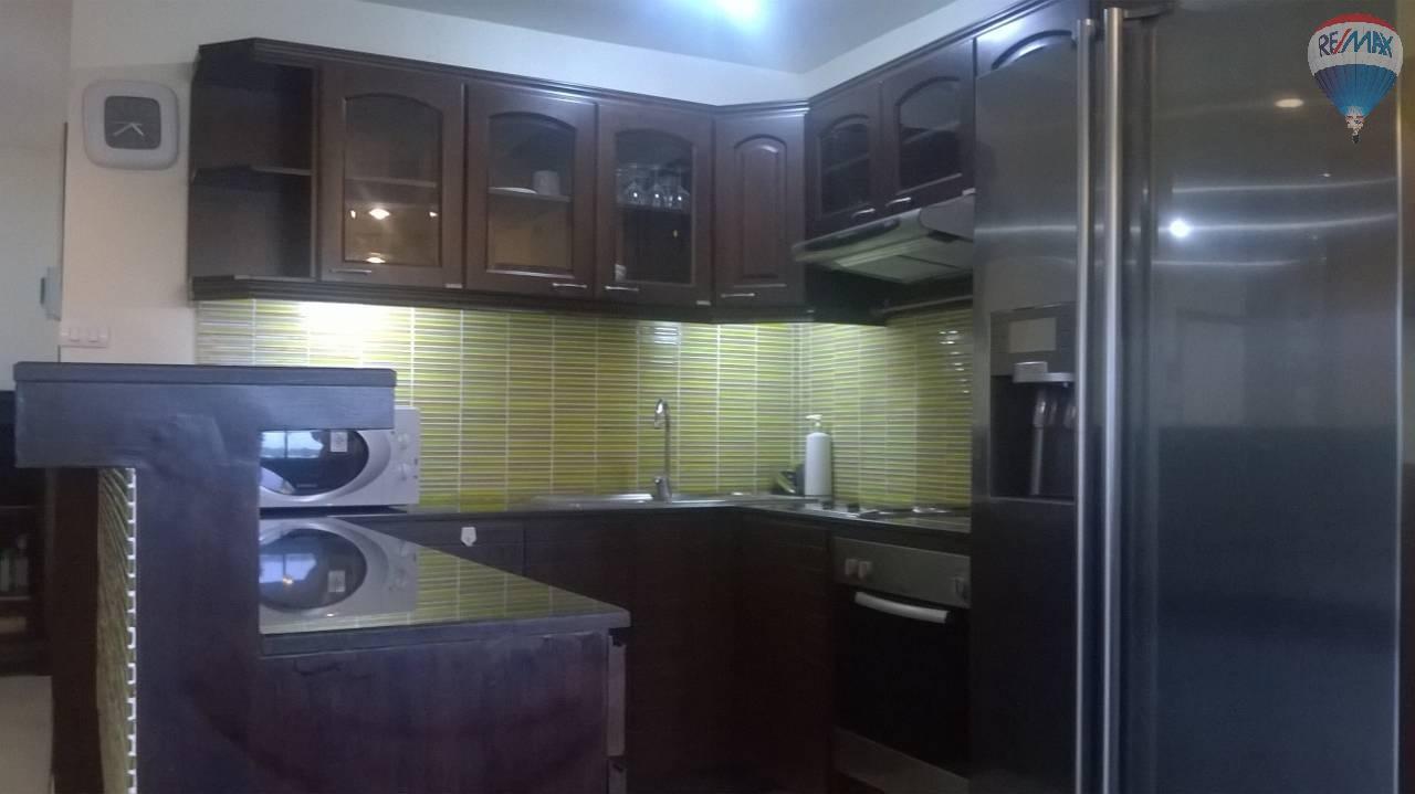 RE/MAX Top Properties Agency's 1 Bedroom Condo For Sale The Golf View Kathu 7