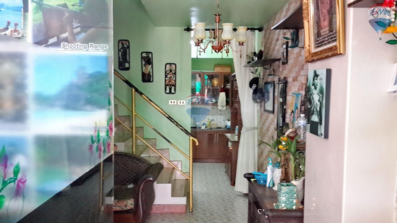 RE/MAX Top Properties Agency's Thai Massage Shop Business for Long Lease in Patong 6