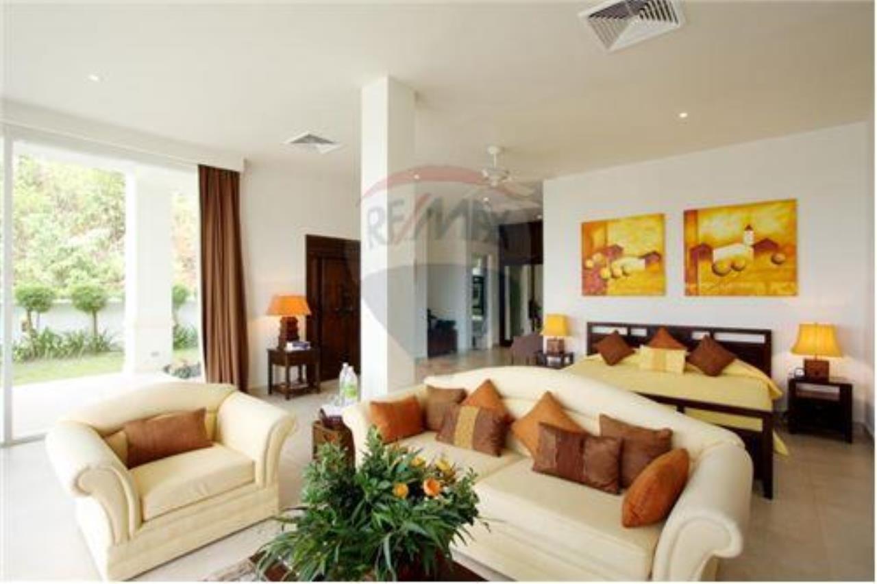 RE/MAX Top Properties Agency's PHUKET,PATONG, KALIM POLL VILLA 4 BEDROOMS FOR SALE 6