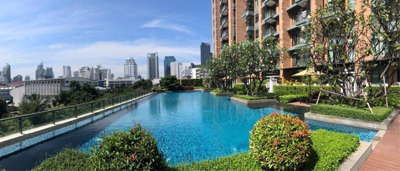 Bangkok Living Home Agency's Villa Asoke 8