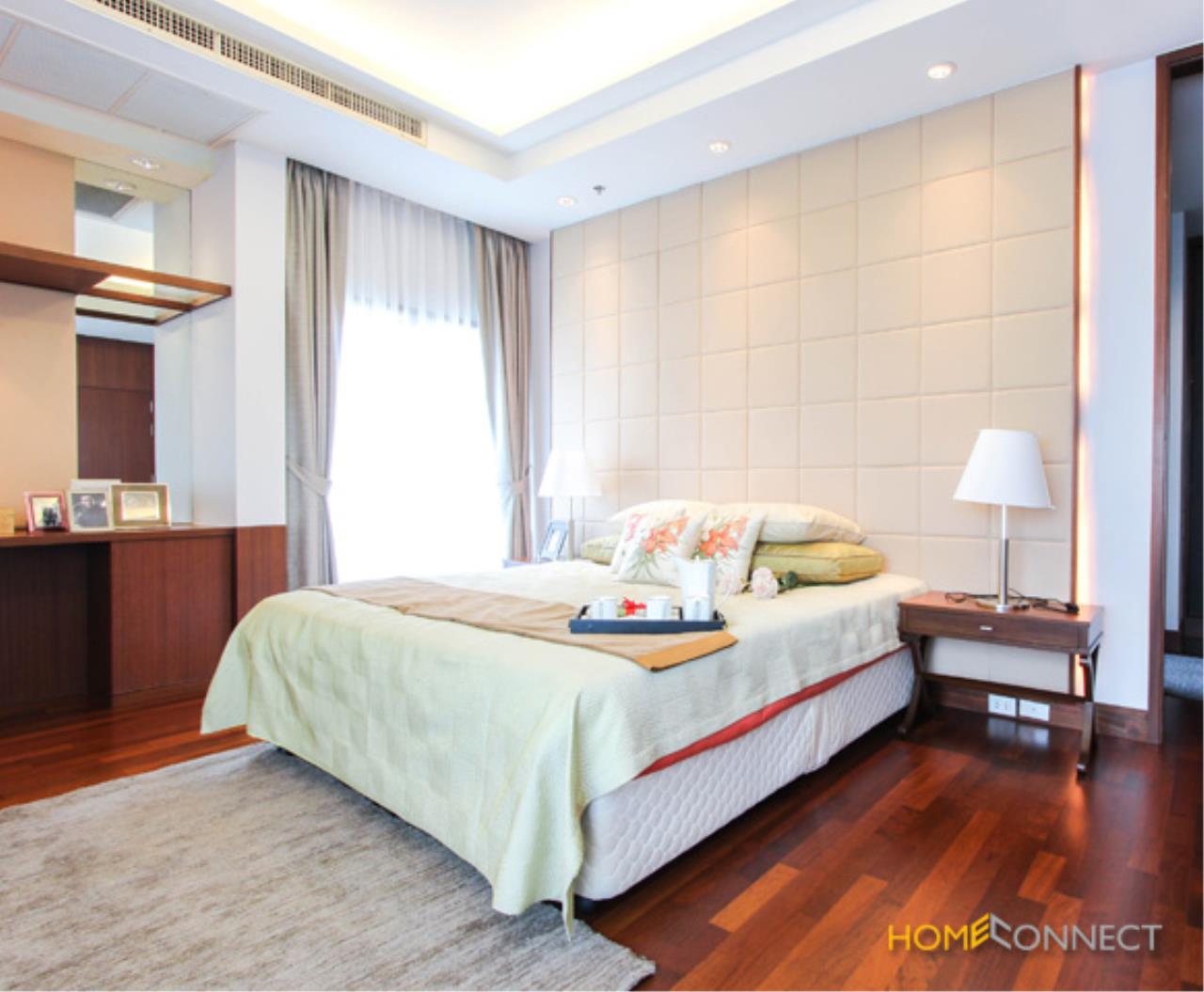 Home Connect Thailand Agency's Royal Residence Park 5