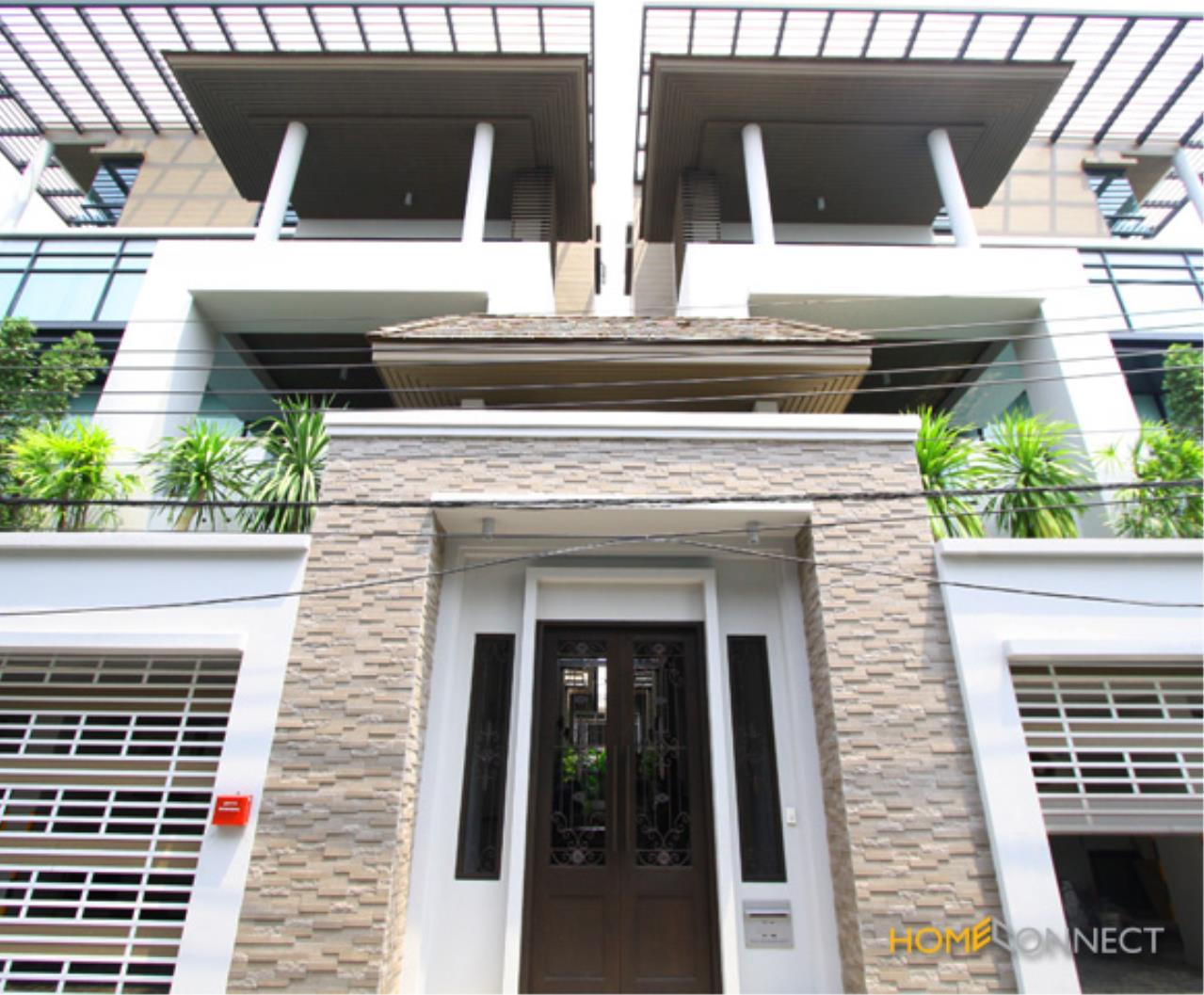 Home Connect Thailand Agency's House in Compound for Rent in Ekamai area 3