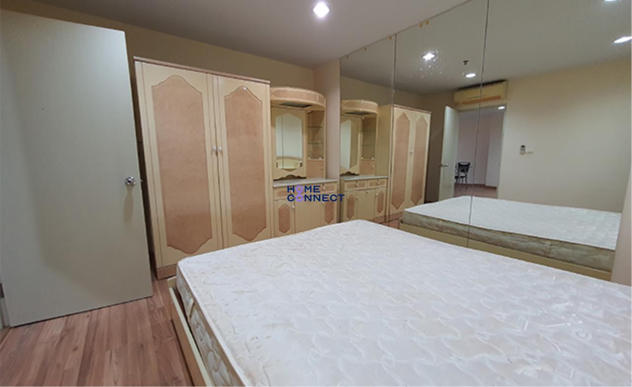 Home Connect Thailand Agency's Asoke Place Condominium for Rent 11