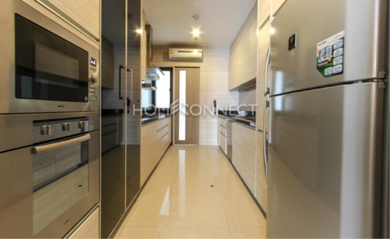 Home Connect Thailand Agency's 39 Boulevard Executive Residence 7