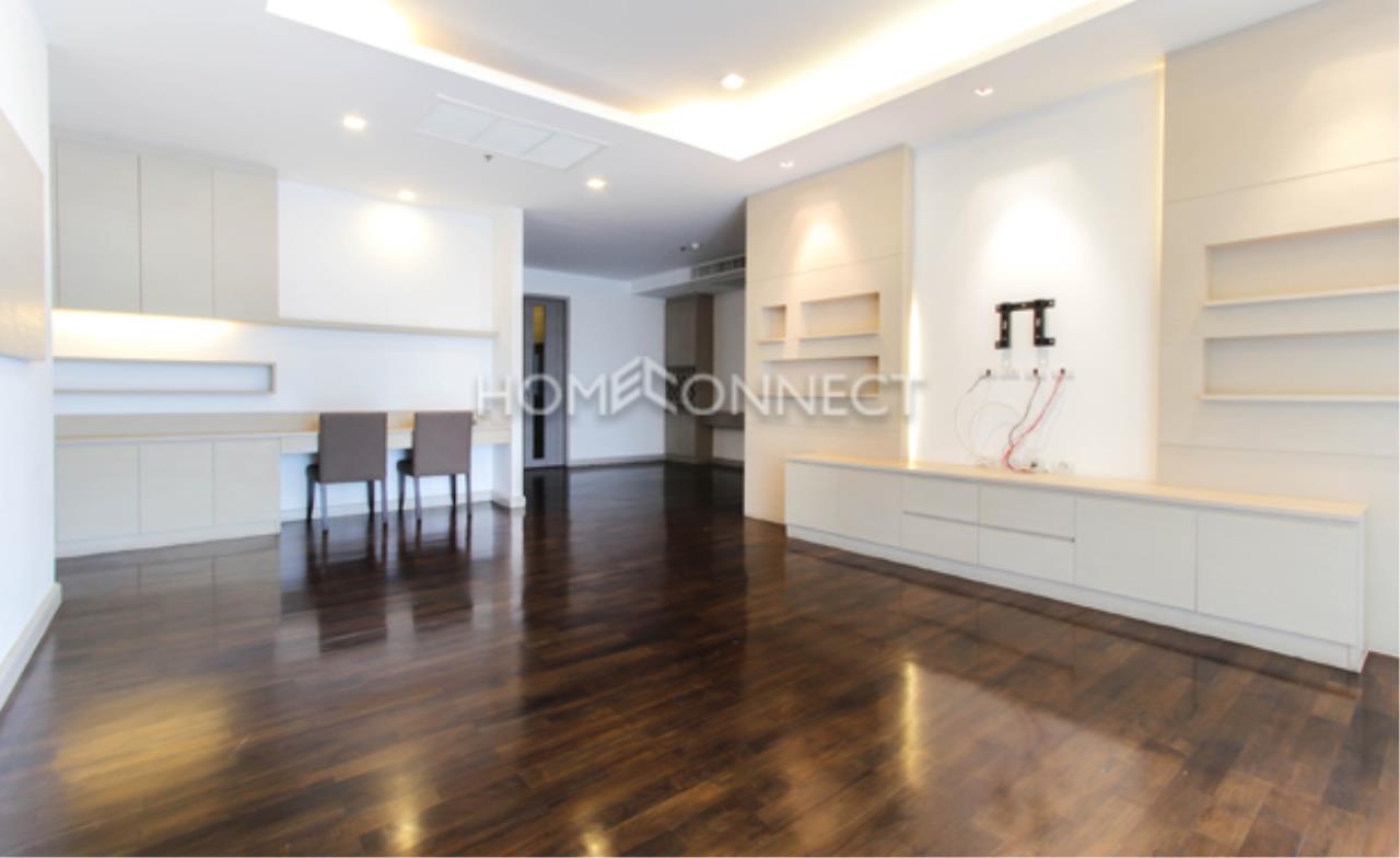 Home Connect Thailand Agency's 39 Boulevard Executive Residence 13