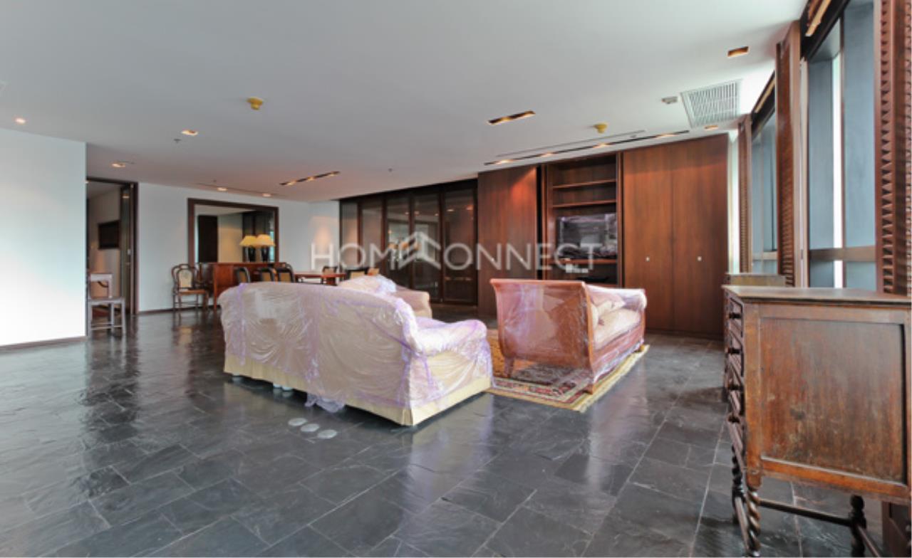 Home Connect Thailand Agency's President Place Condo for Rent 1