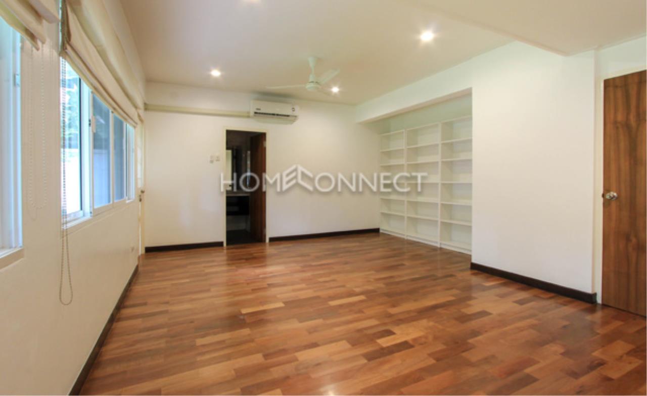 Home Connect Thailand Agency's House in compound Soi Soonvijai 7