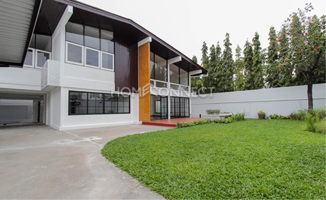 Home Connect Thailand Agency's 4 Bedrooms House for rent in Ekkamai area 1