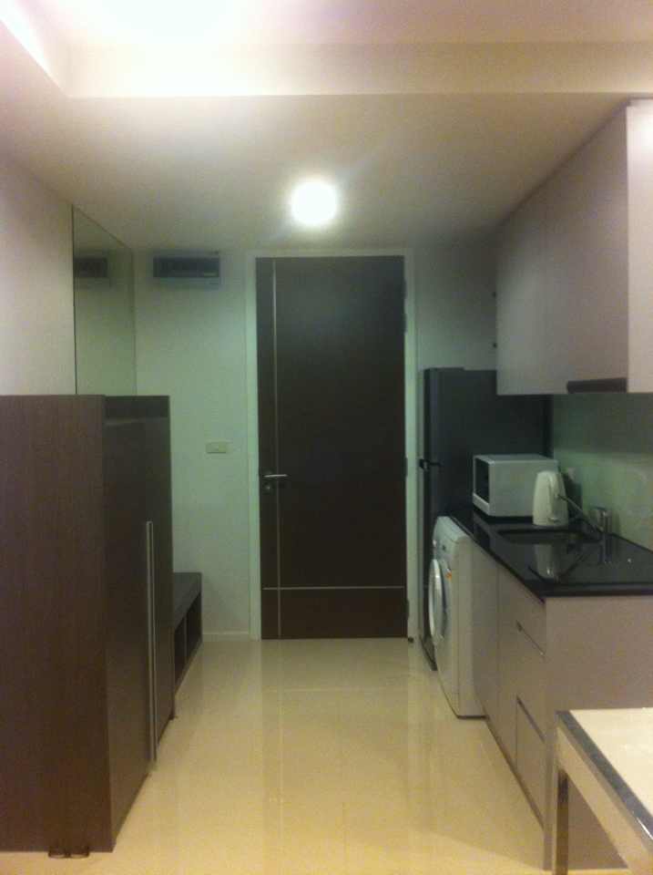 RE/MAX Properties Agency's Rent 1 bedroom at 15 sukhumvit residence 2