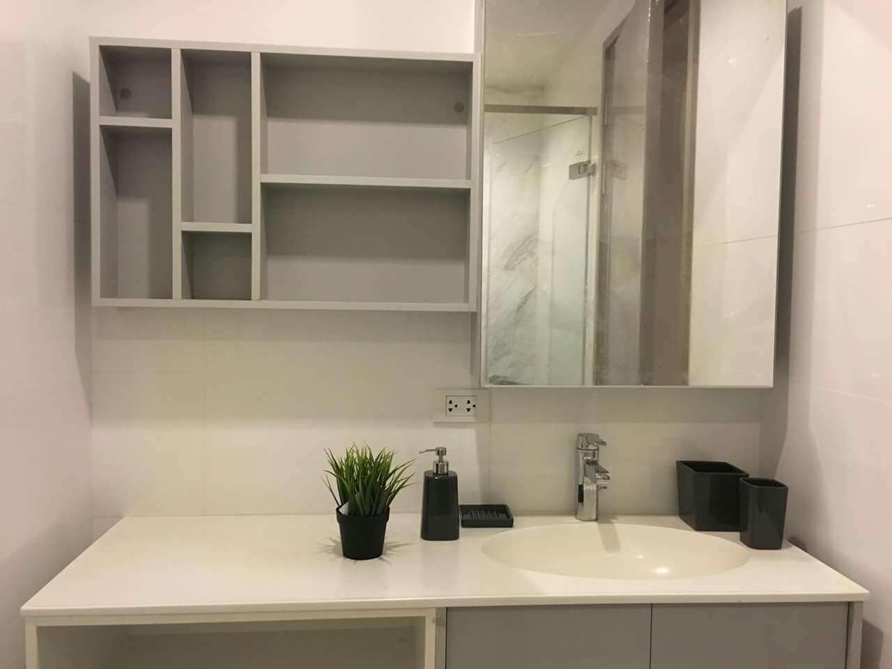 RE/MAX Properties Agency's High End condominium 1 bedroom for sale with tenant in Thonglor area, Bangkok 5