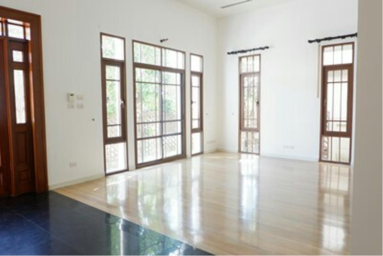 RE/MAX Properties Agency's Cheapest house 4 bedrooms for sale in Baan Sansiri Sukhumvit 67 3