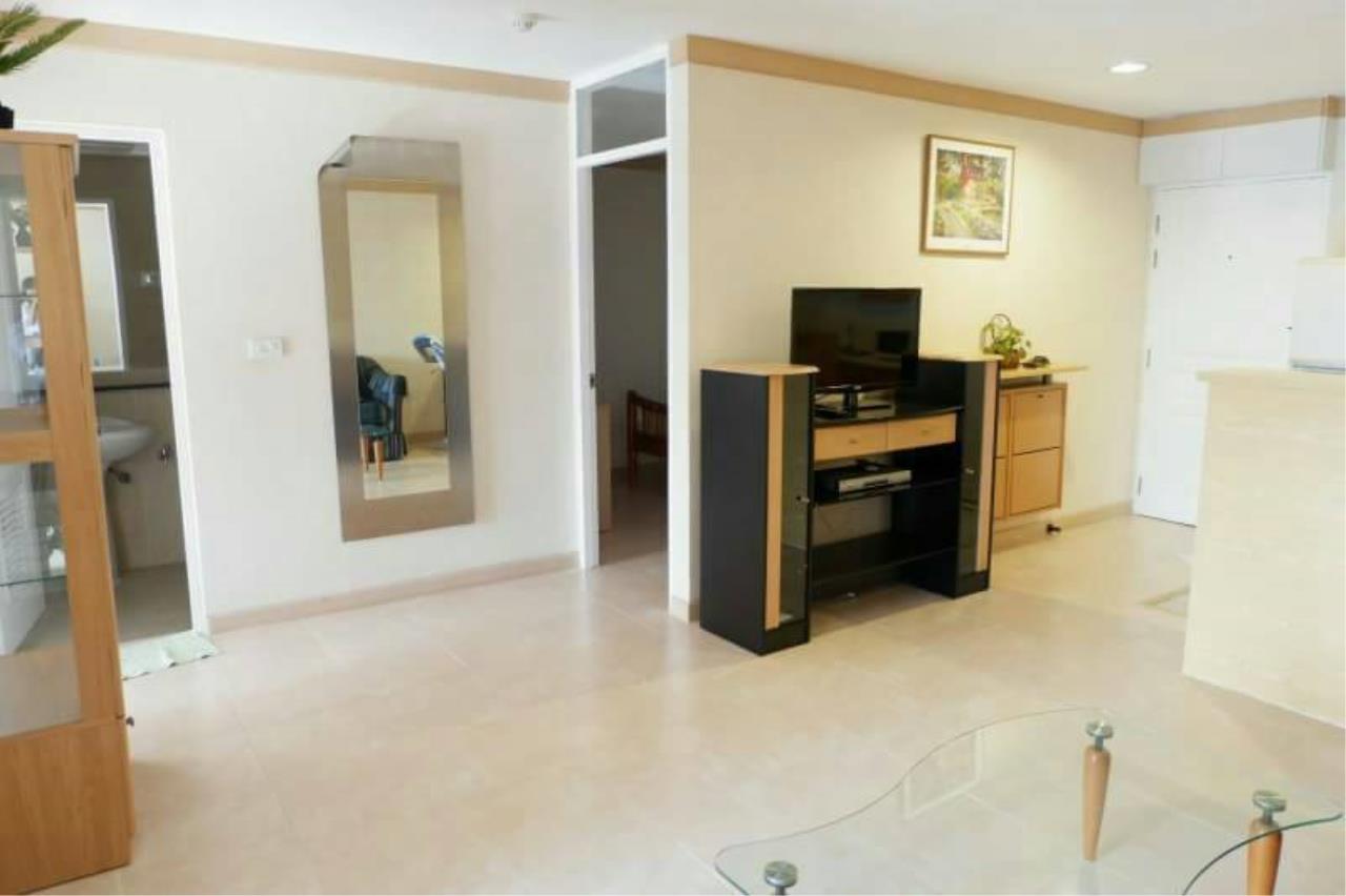RE/MAX Properties Agency's Condo for RENT in Phromphong, just 10 mins walking to BTS 4