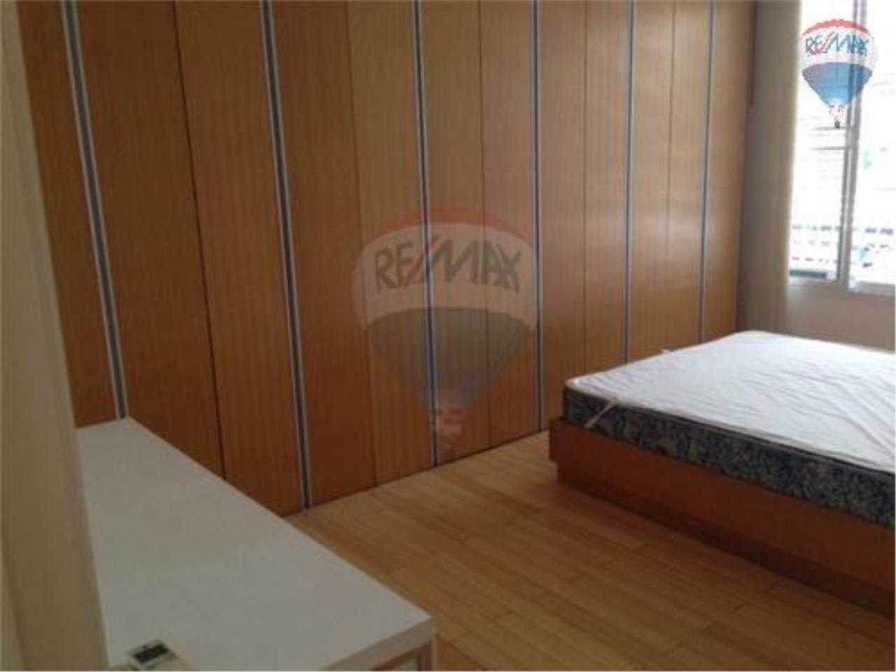 RE/MAX Properties Agency's 3 Bedroom Apartment - Lake View in Soi Sukhumvit 16  25