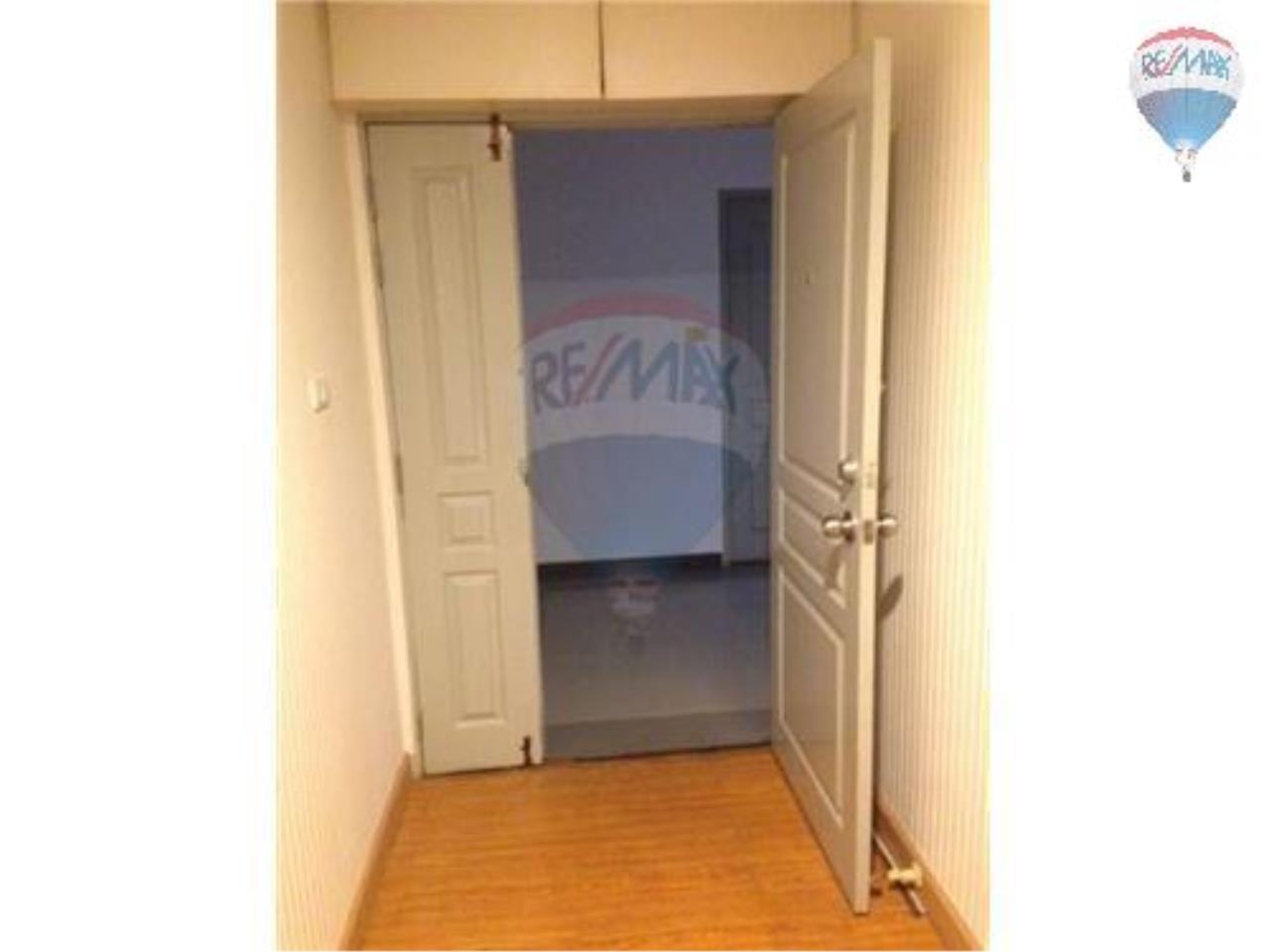 RE/MAX Properties Agency's 2 Bedroom Apartment - Sukhumvit 30/1 10