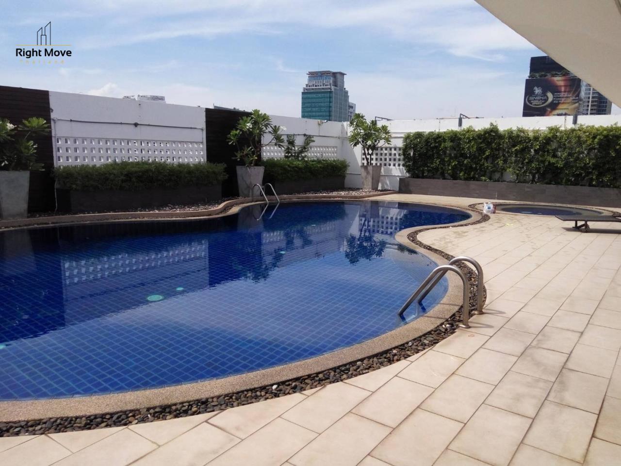 Right Move Thailand Agency's CA6824 Renova Residence Chidlom For Sale 18,000,000 THB 3 Bedrooms 145 Sqm 18
