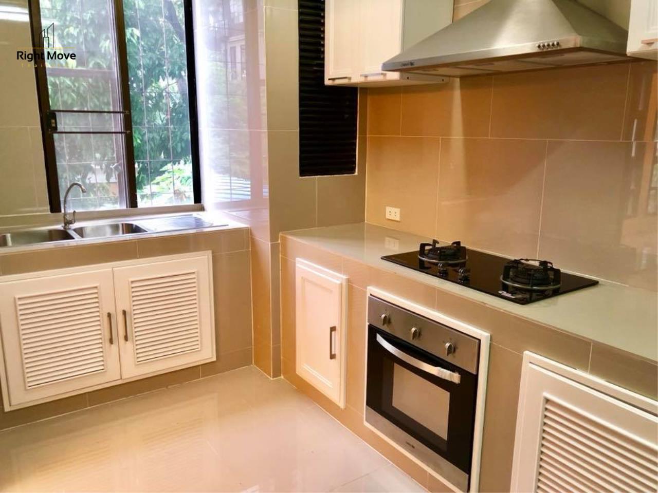 Right Move Thailand Agency's HR706 Townhouse For Rent 75,000 THB 4 Bedrooms 380 Sqm 4