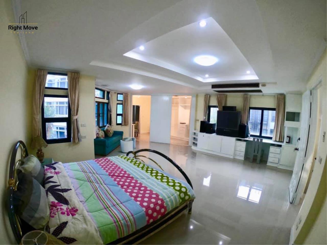 Right Move Thailand Agency's HR706 Townhouse For Rent 75,000 THB 4 Bedrooms 380 Sqm 13