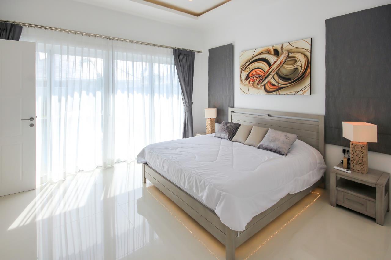 Thaiproperty1 Agency's New Fully Furnished 3 Bed Pool Villa 10 Min From Town - Aria Hua Hin 9