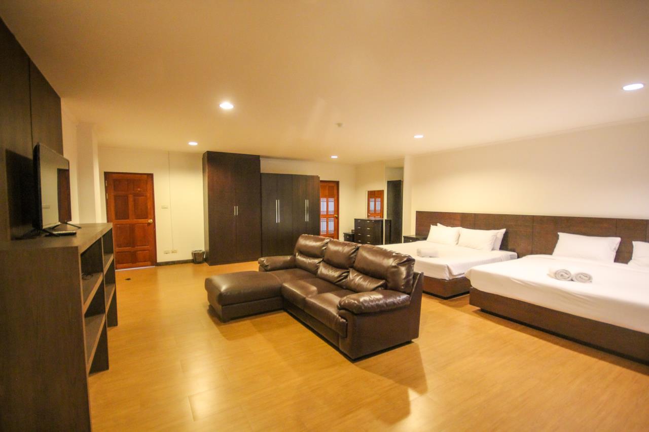 Thaiproperty1 Agency's Centrally Located Large 1 Bed Unit For Sale At Baan Klang Hua Hin  6