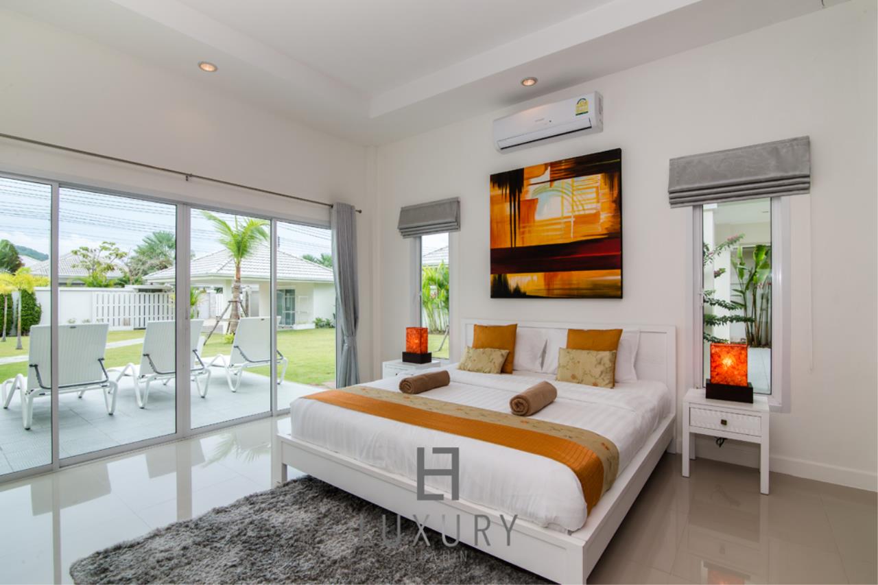 Luxury Hua Hin Property Agency's 4 Bedroom Pool Villa 15