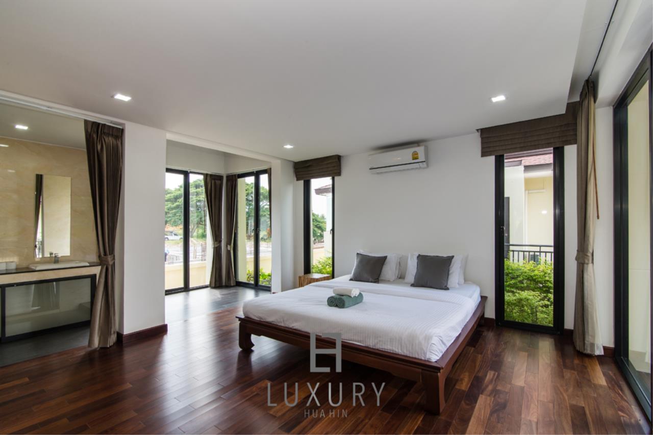 Luxury Hua Hin Property Agency's 7 Bed Mansion on Golf Course 19