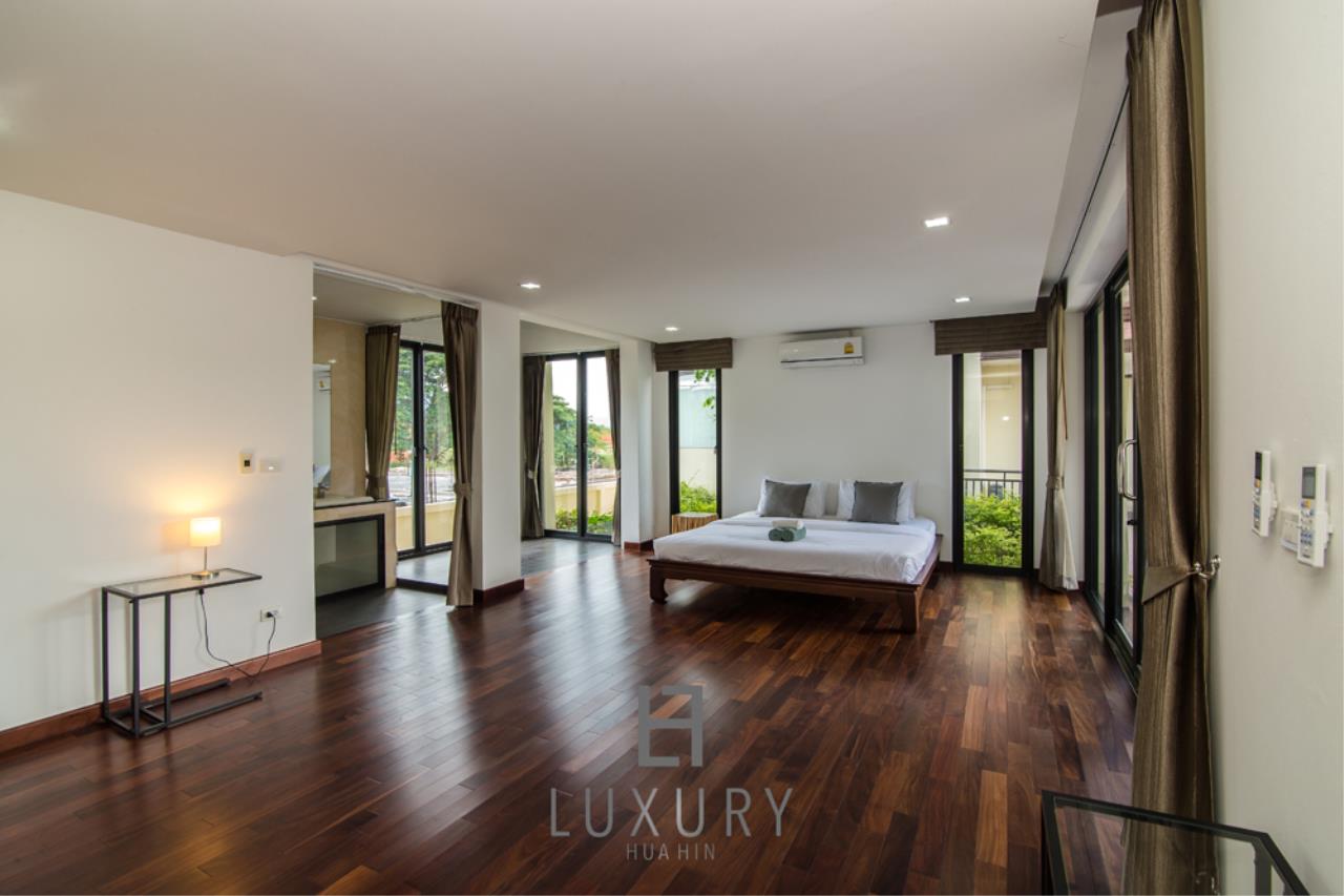 Luxury Hua Hin Property Agency's 7 Bed Mansion on Golf Course 21