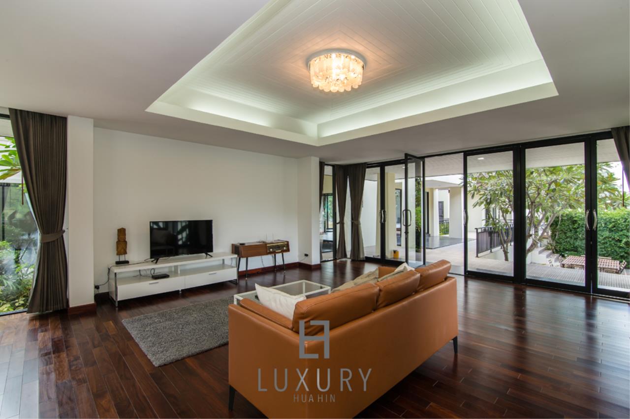 Luxury Hua Hin Property Agency's 7 Bed Mansion on Golf Course 12