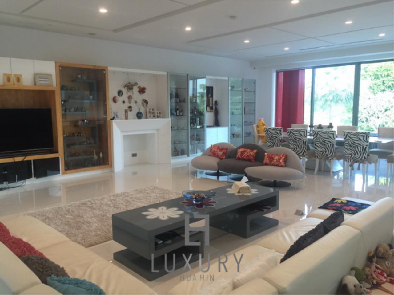Luxury Hua Hin Property Agency's 4 Bedroom Pool Villa at Palm Hills 6