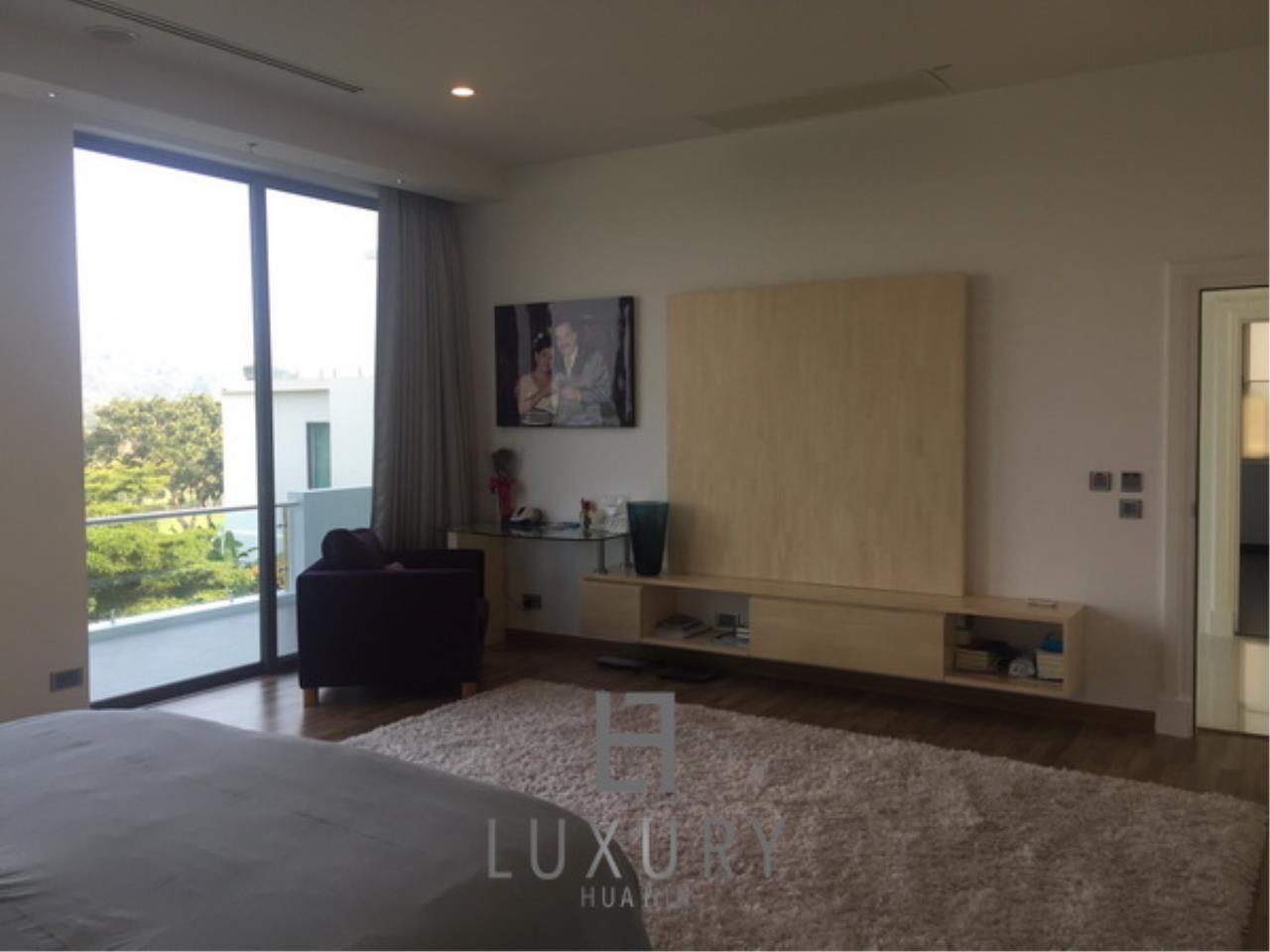 Luxury Hua Hin Property Agency's 4 Bedroom Pool Villa at Palm Hills 9