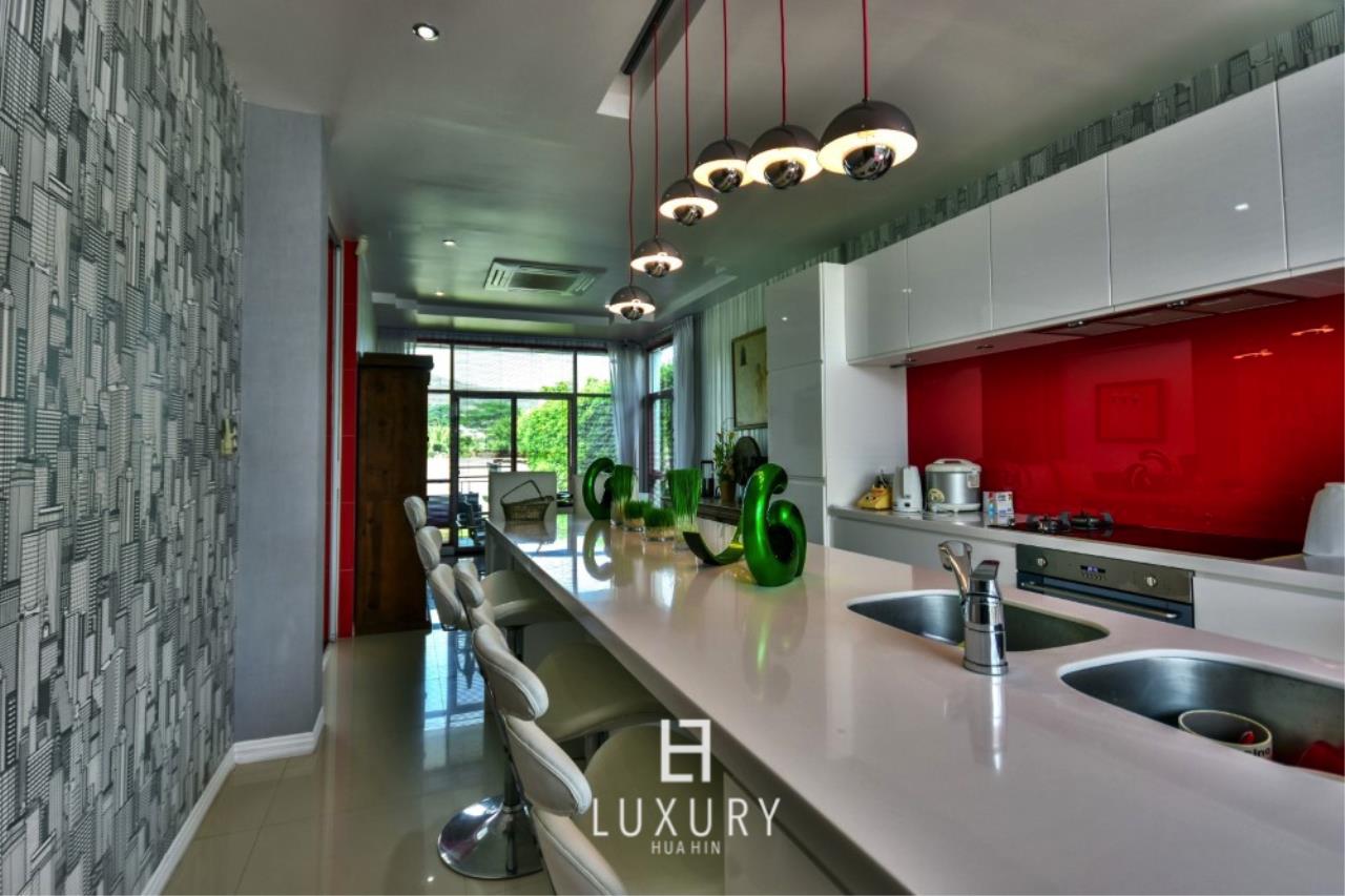 Luxury Hua Hin Property Agency's Luxury 3 Storey Pool Villa 4