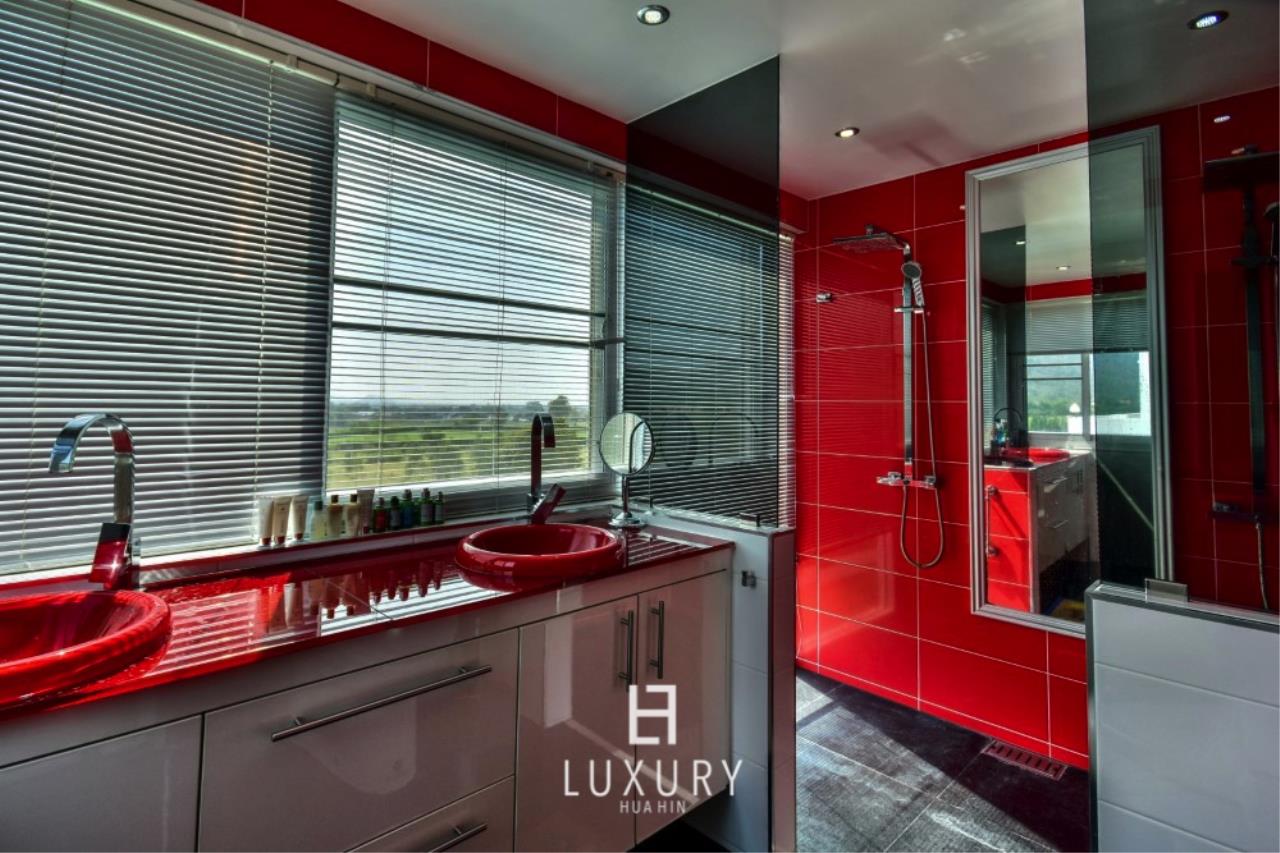 Luxury Hua Hin Property Agency's Luxury 3 Storey Pool Villa 7