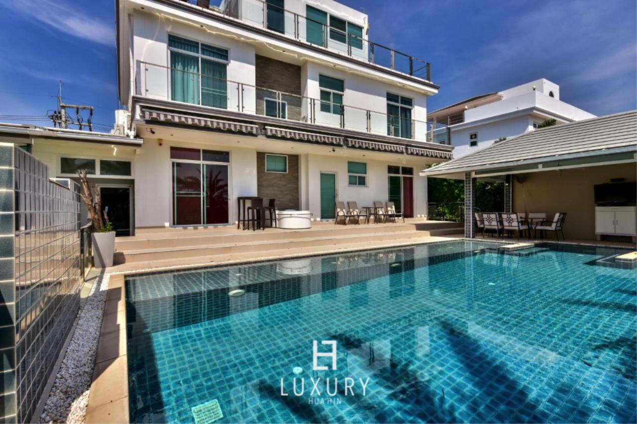 Luxury Hua Hin Property Agency's Luxury 3 Storey Pool Villa 2