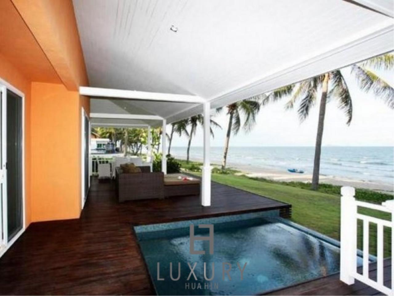 Luxury Hua Hin Property Agency's Absolute Beachfront 3 Bedroom Villa 2