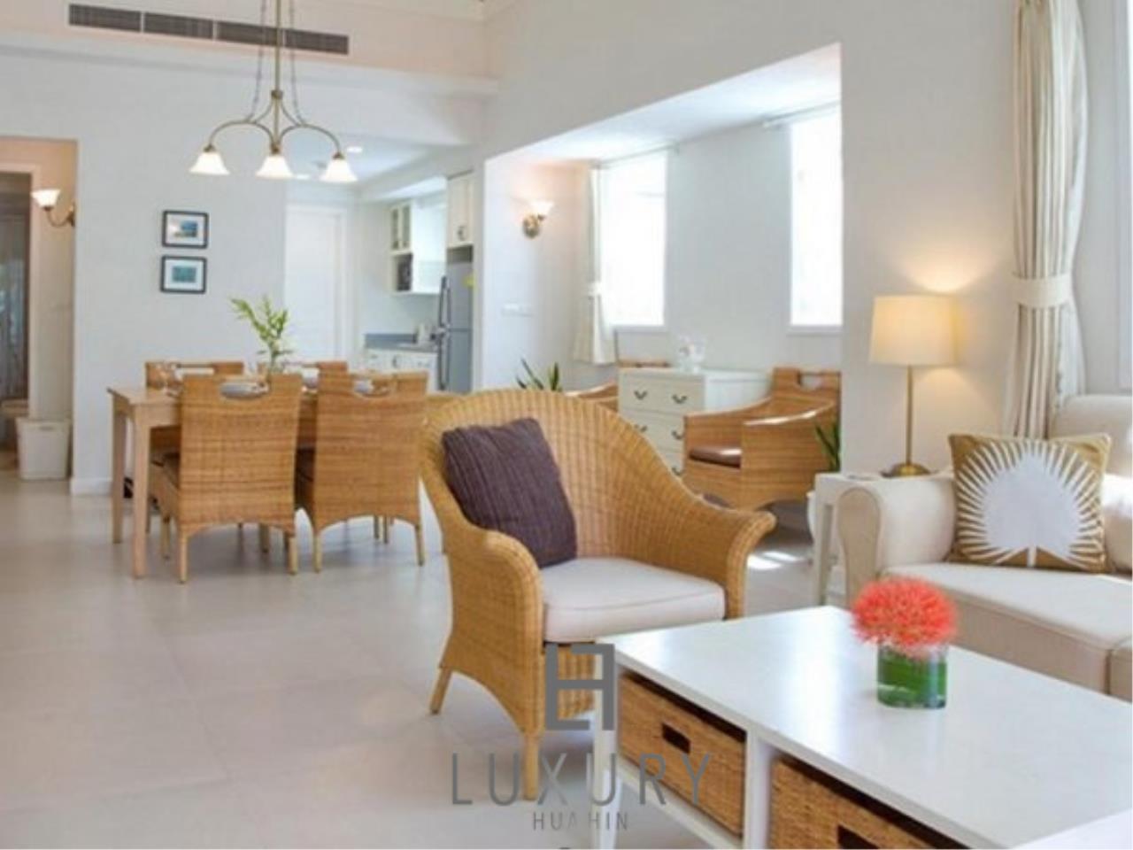 Luxury Hua Hin Property Agency's Absolute Beachfront 3 Bedroom Villa 5