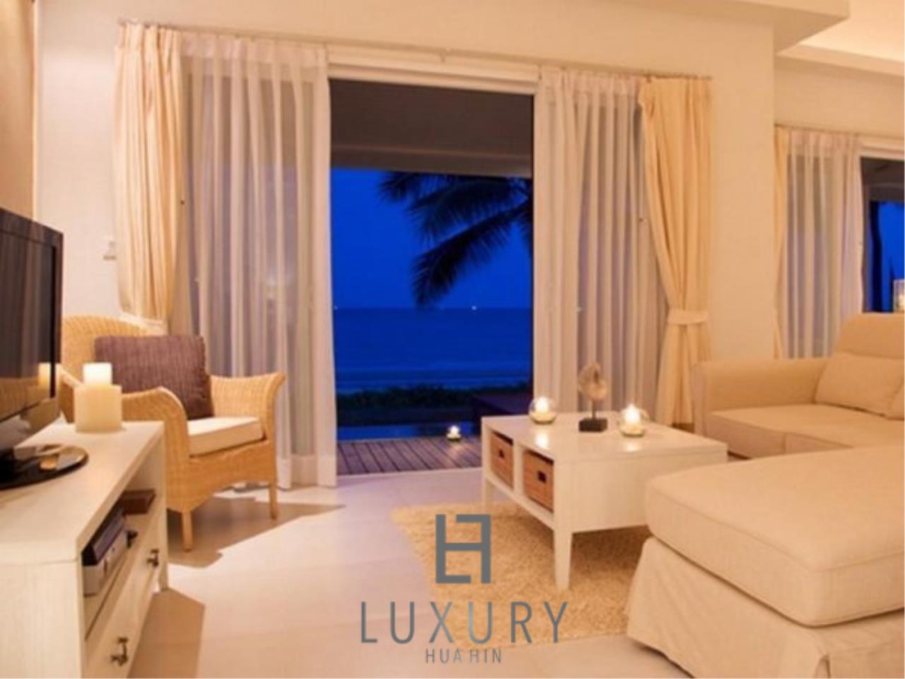 Luxury Hua Hin Property Agency's Absolute Beachfront 3 Bedroom Villa 9