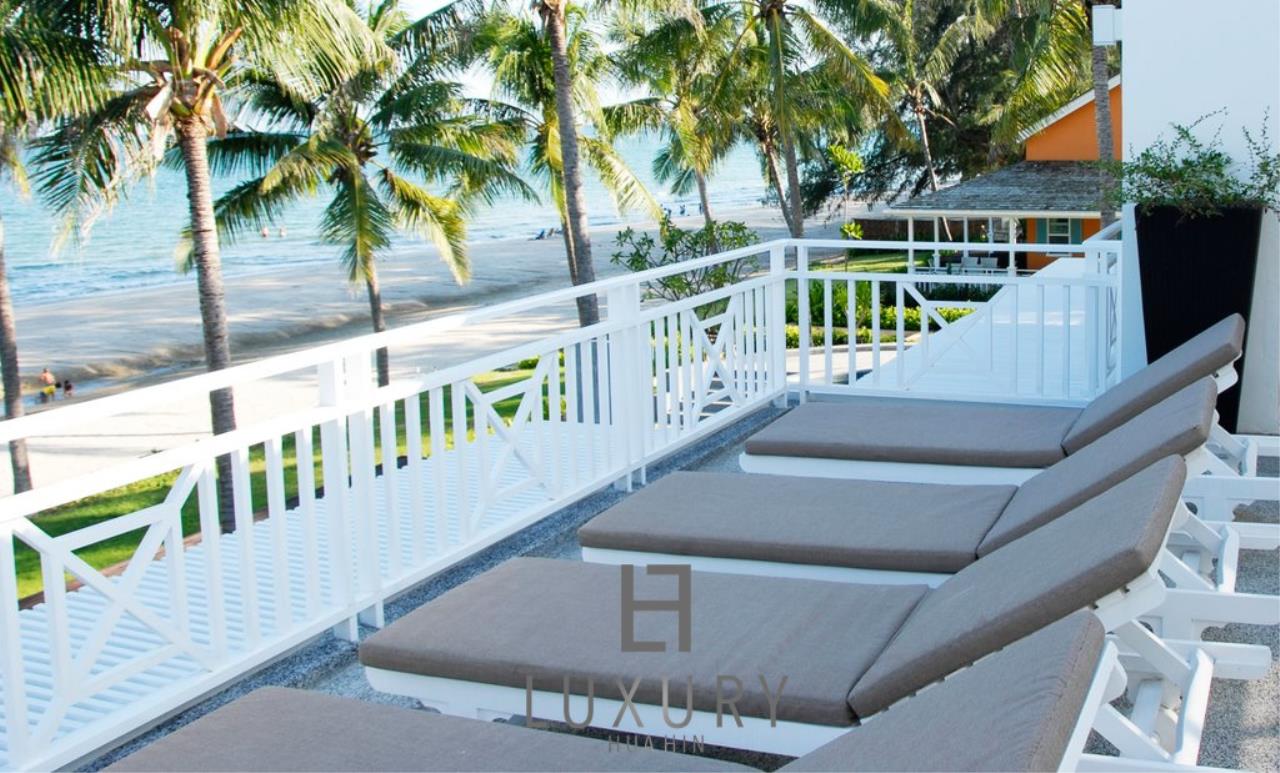 Luxury Hua Hin Property Agency's Absolute Beachfront 3 Bedroom Villa 17