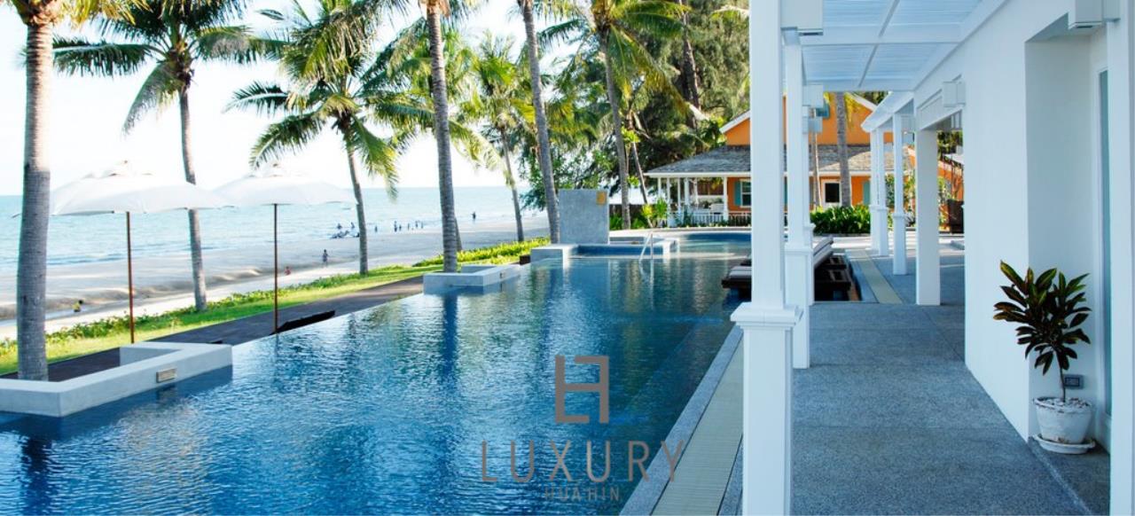 Luxury Hua Hin Property Agency's Absolute Beachfront 3 Bedroom Villa 24