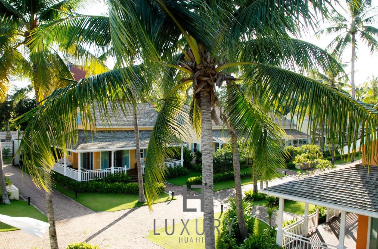 Luxury Hua Hin Property Agency's Absolute Beachfront 3 Bedroom Villa 20