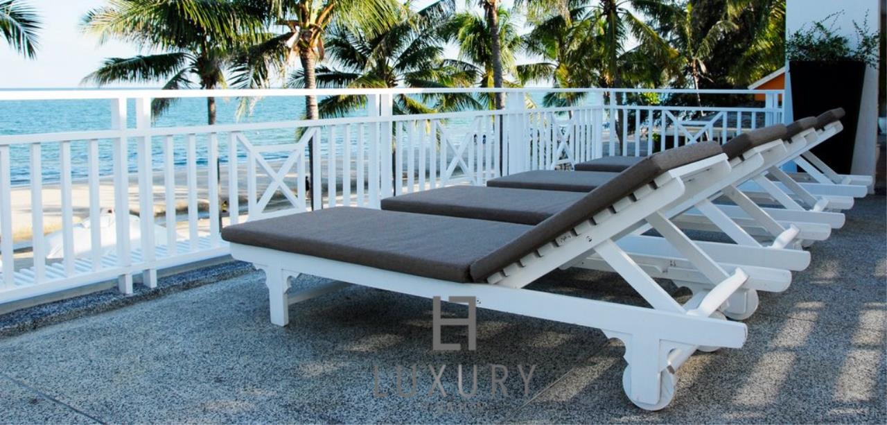 Luxury Hua Hin Property Agency's Absolute Beachfront 3 Bedroom Villa 21