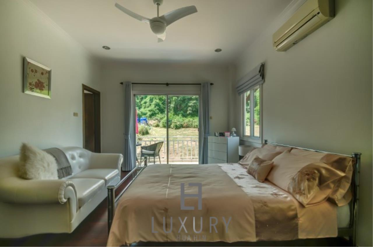 Luxury Hua Hin Property Agency's 2 Storey 3 Bedroom Pool Villa 22