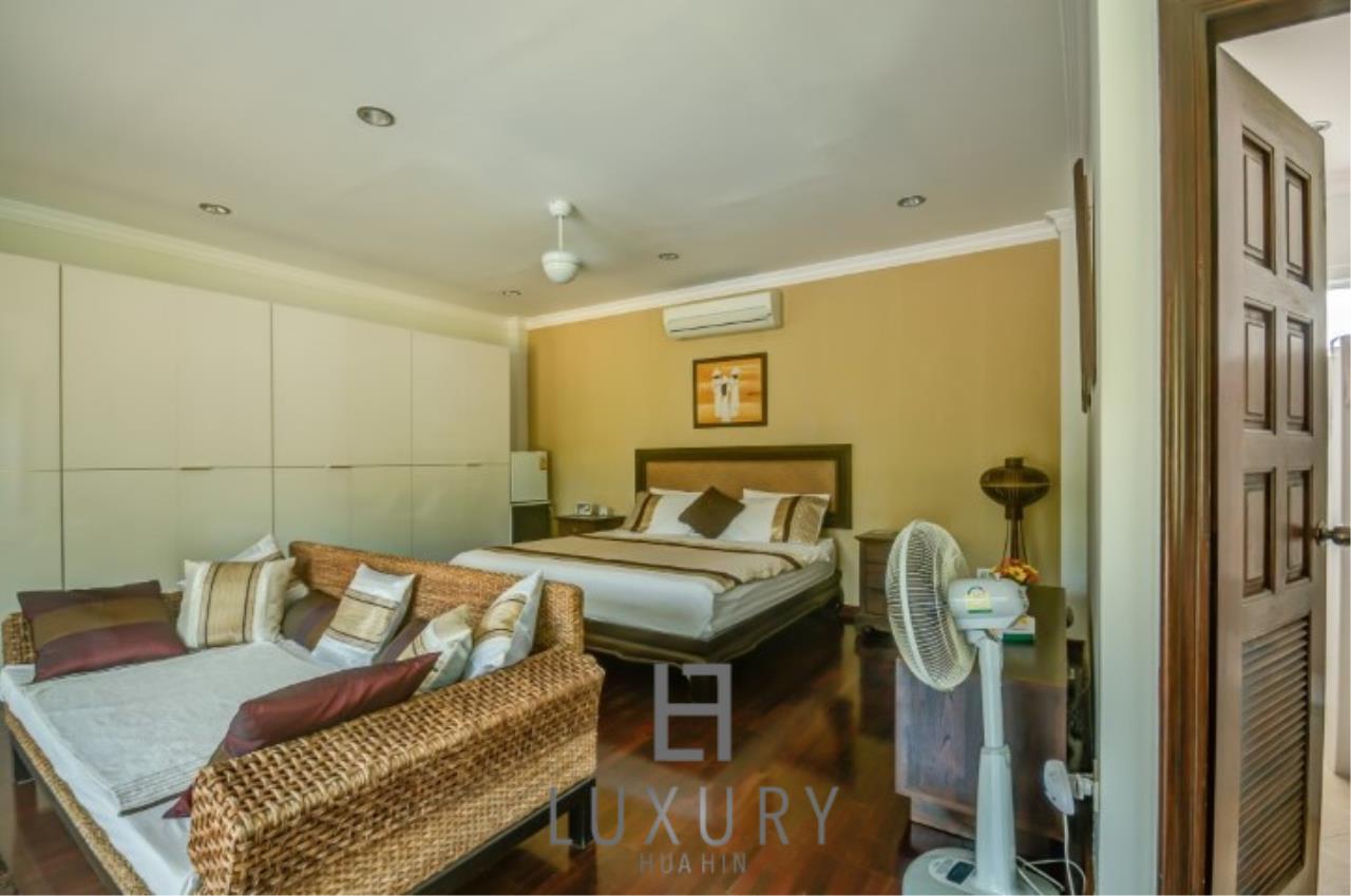 Luxury Hua Hin Property Agency's 2 Storey 3 Bedroom Pool Villa 27