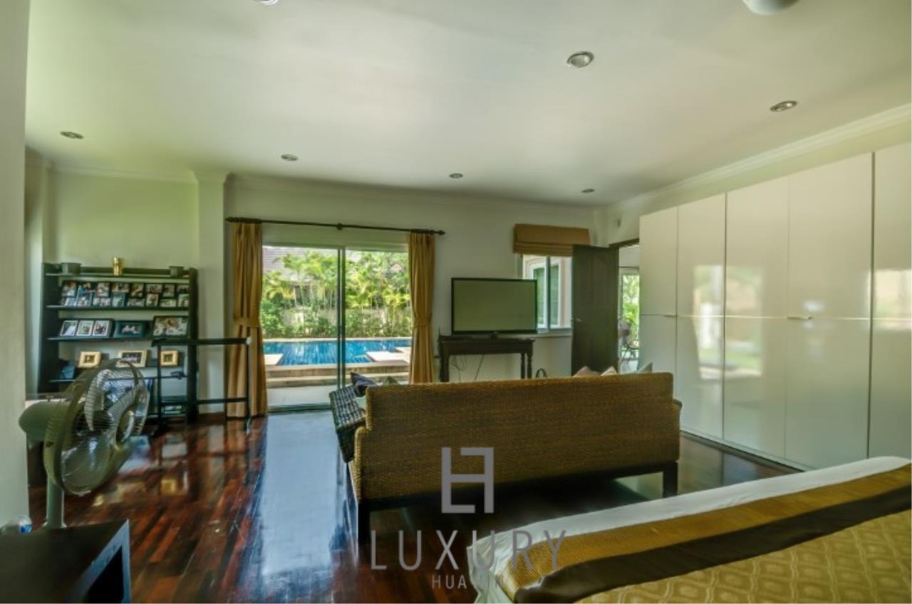 Luxury Hua Hin Property Agency's 2 Storey 3 Bedroom Pool Villa 28