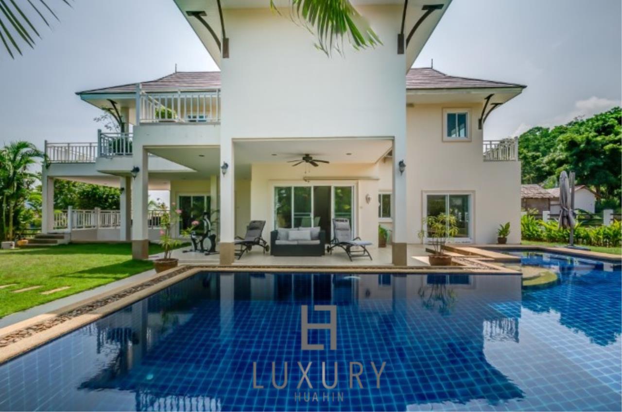 Luxury Hua Hin Property Agency's 2 Storey 3 Bedroom Pool Villa 3